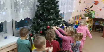 Подготовка к Новому году в группе "Солнышко"